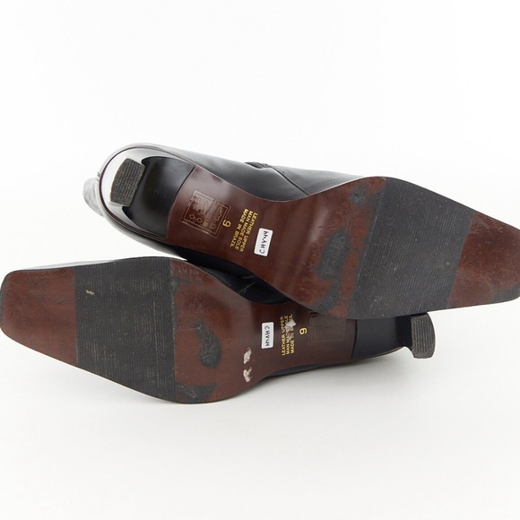 Black leather ankle boots with foliage design / 9 - Picture 6 of 7